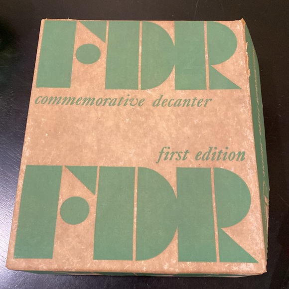 Franklin D Roosevelt Commemorative Decanter, First Edition, Carnival Glass w box - Picture 5 of 10